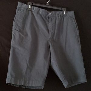 Roundtree and Yorke men's casuals shorts